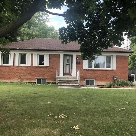 Cozy 3 Room Bungalow In Midtown Toronto Exterior photo